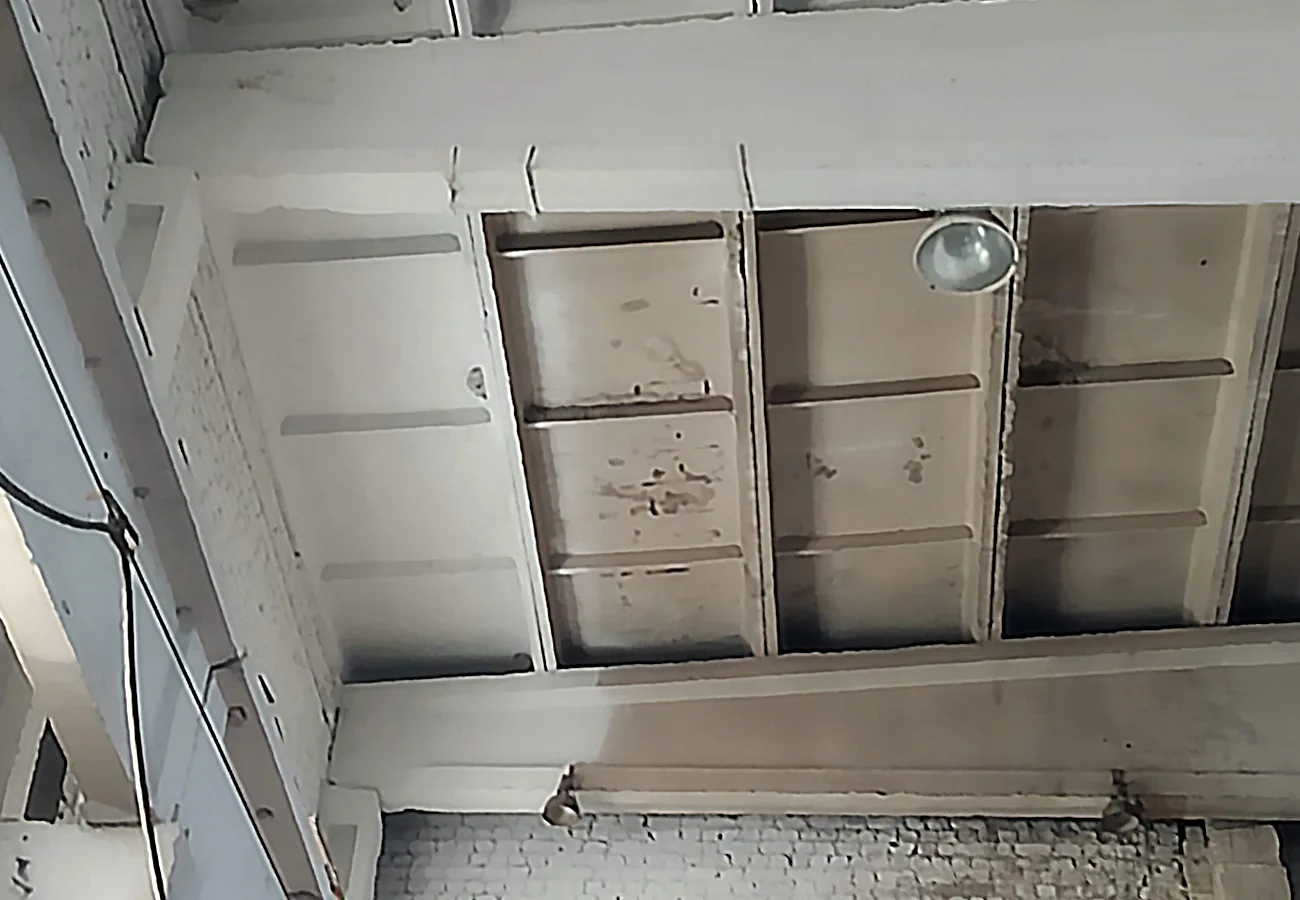 Потолок до работ